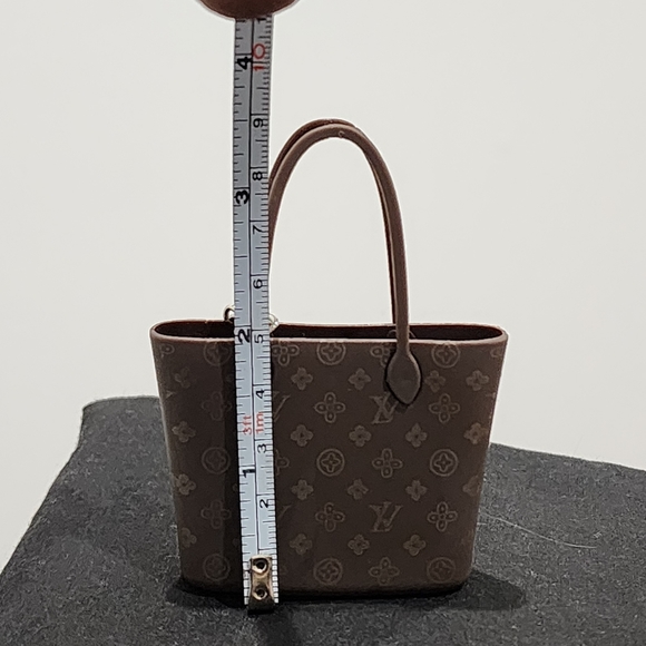 Louis Vuitton Neverful imitation keychain - Picture 3 of 7